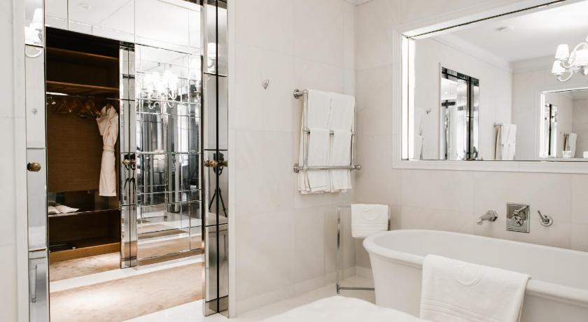 Image of Raffles Presidential Suite 10