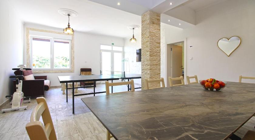 Apartment 826 - image 23
