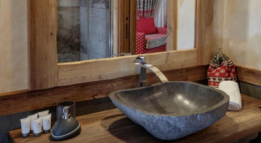 CHALET MATTERHORN - Luxury Catered Ski Chalet with private SPA, walking distance center and lift sys photo