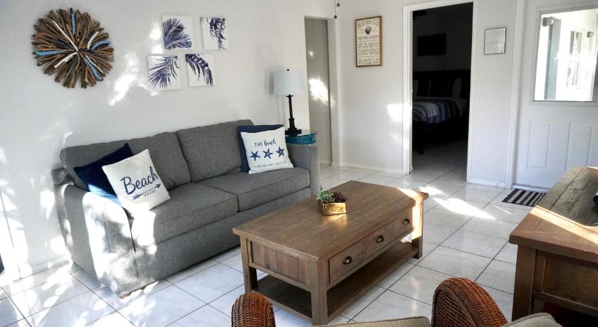 Apartment with Terrace, 4145 By The Sea Inn & Suites in Fort Lauderdale (FL)