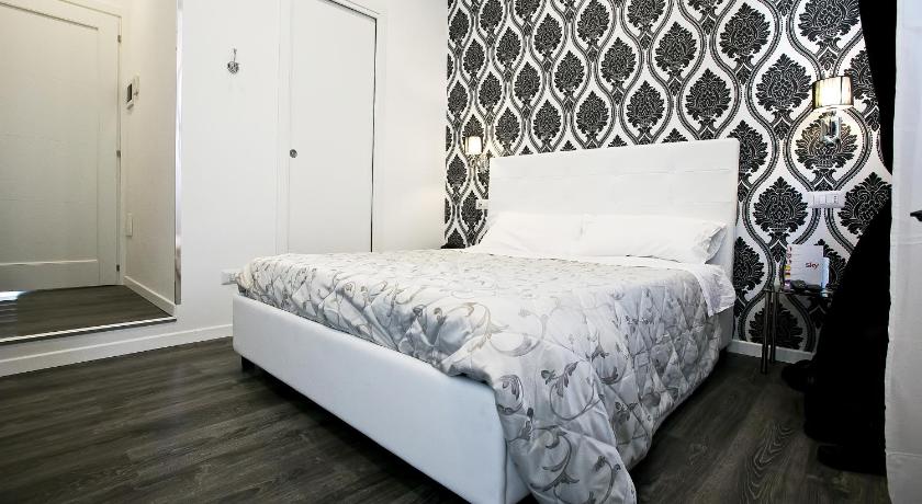 Image of Small Double Room 2