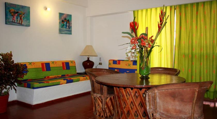 Suites Plaza del Rio - Family Hotel Malecon Centro