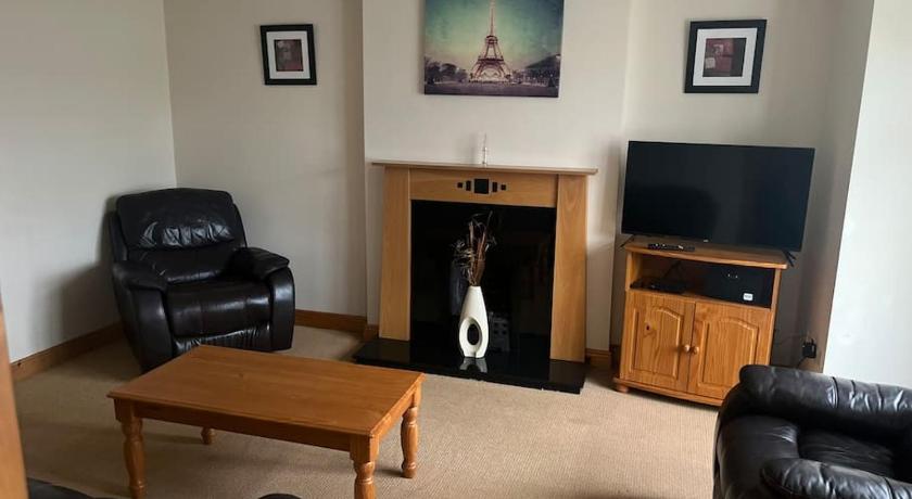 Modern 4 Bed House in town
