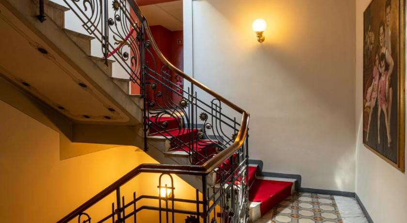 Hotel Laurin photo