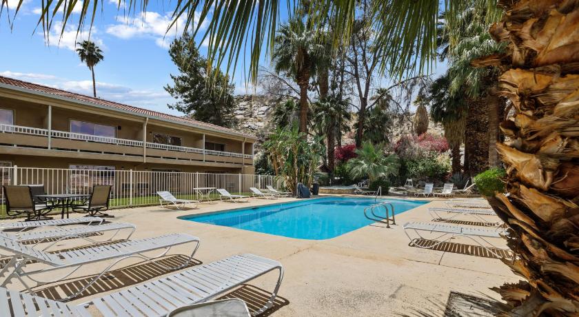 Sol Springs Inn photo