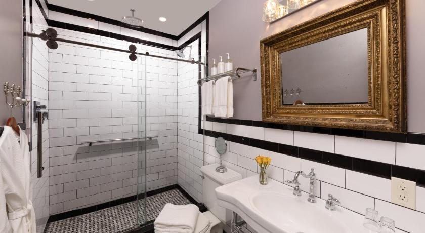 유티카 (NY) Rosemont Inn 4성급 숙소 로비