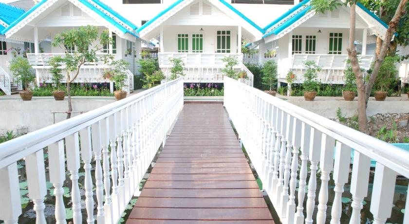 Image of Bungalow - Garden View 4