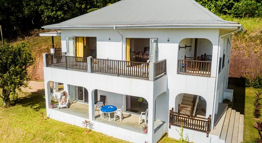 The Songbird Villa photo