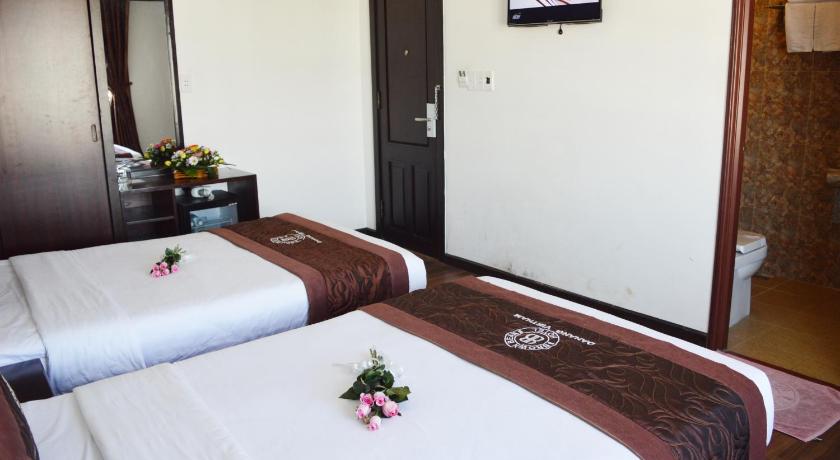 Image of Twin Room 6
