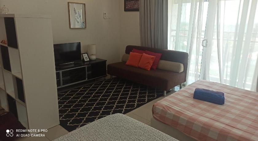 Zulanie Family Studio at D'Perdana Apartment with Pool WiFi and Netflix in Kota Bharu City Centre - image 14