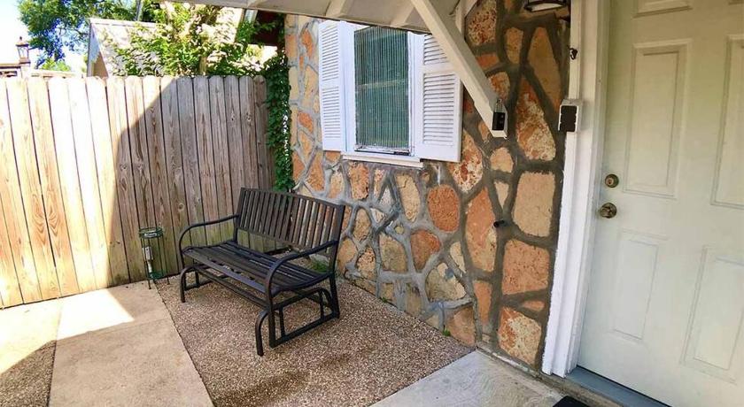 Eureka Springs Napa Rock Cottage/ #7 Oak Crest 3-Star Accommodation pool