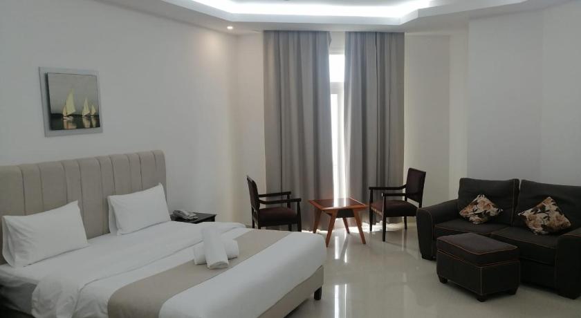 Image of Deluxe King Room with Sea View and ‎Balcony 11