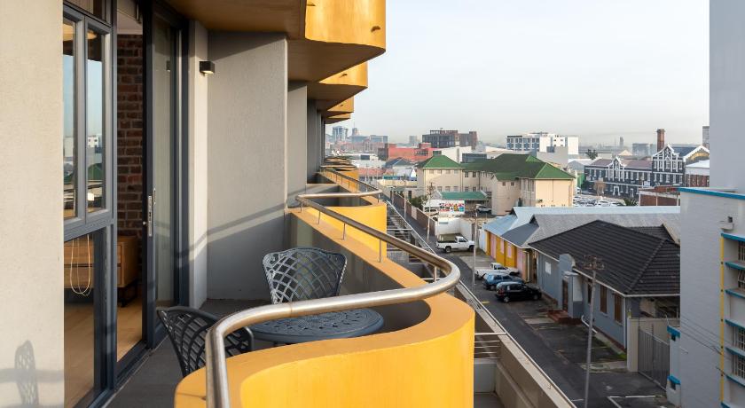 Urban Artisan Luxury Suites by Totalstay photo