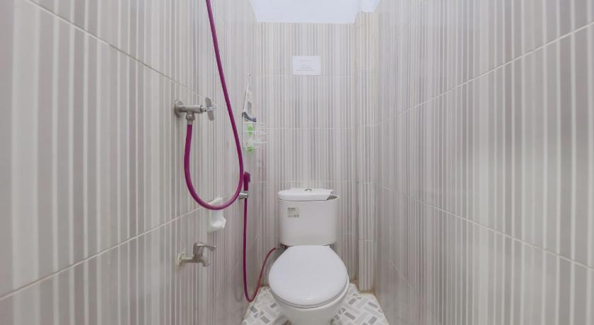 打拉根 RedDoorz Syariah near Ramayana Mall Tarakan 2星级 酒店 大堂