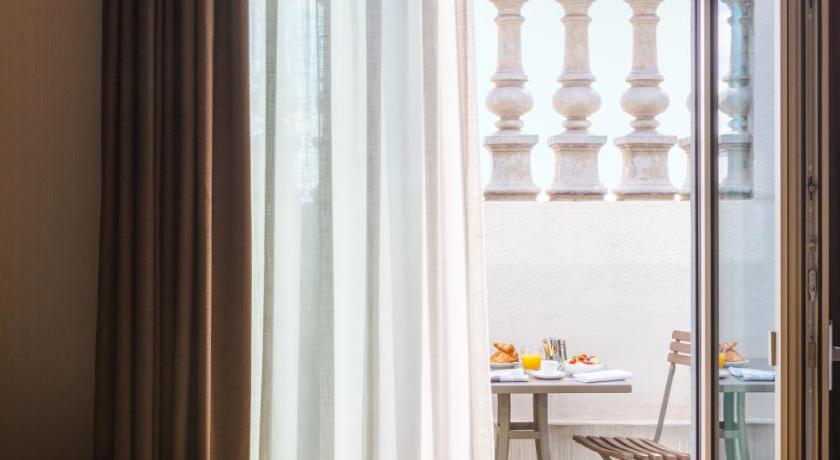 Image of Deluxe Premium Room 4