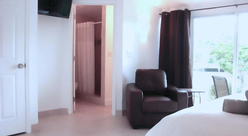 Image of Premium King Room 6