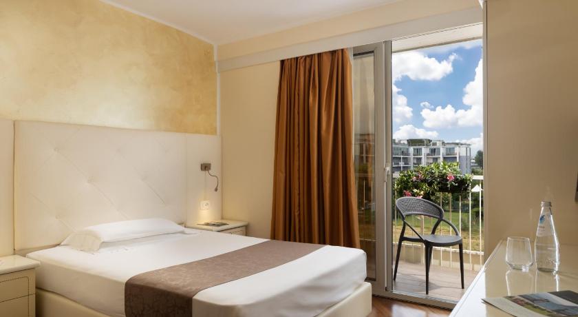 Hotel Savoy Palace - TonelliHotels photo
