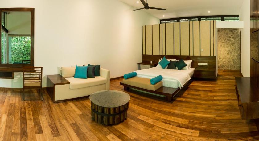 Image of Suite with Jacuzzi and Private Deck 3