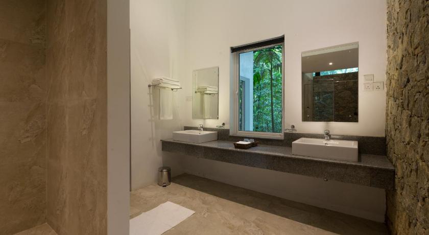 Image of Suite with Jacuzzi and Private Deck 6