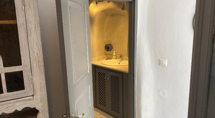 Theodora Suites photo