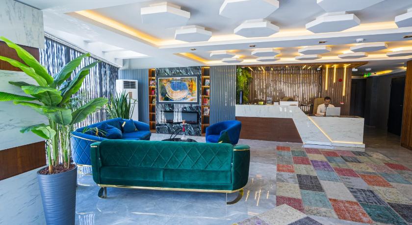 Luxury airport hotel - image 9