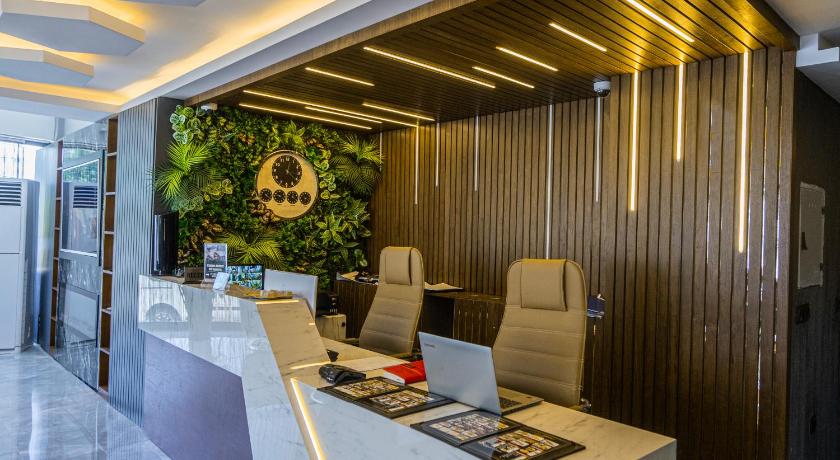 Luxury airport hotel - image 10