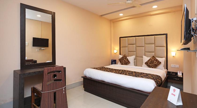 Collection O Hotel Greenpark photo