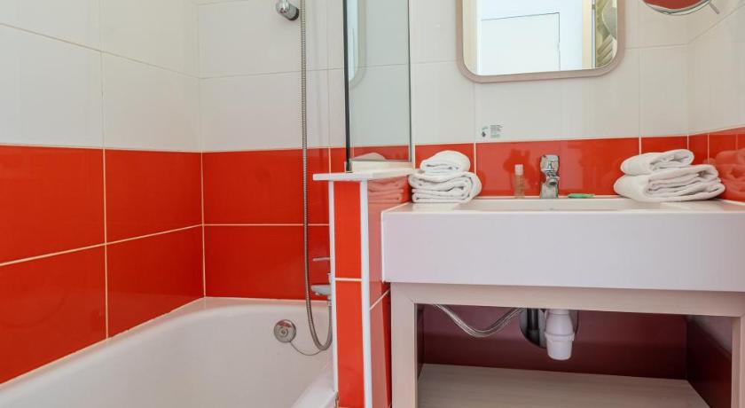 Image of One-Bedroom Apartment with Sleeping Alcove - Open Mountain View (6 People) 2