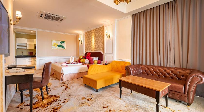 Image of Deluxe King with Jacuzzi 4
