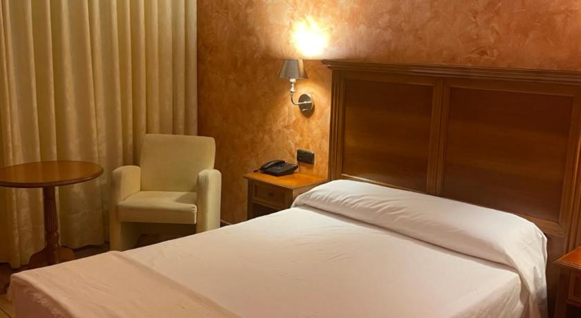 普拉森西亚 Hospedium Hotel Dona Mafalda de Castilla 4星级 酒店 餐厅