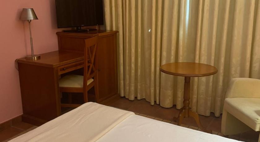 普拉森西亚 Hospedium Hotel Dona Mafalda de Castilla 4星级 酒店 套房