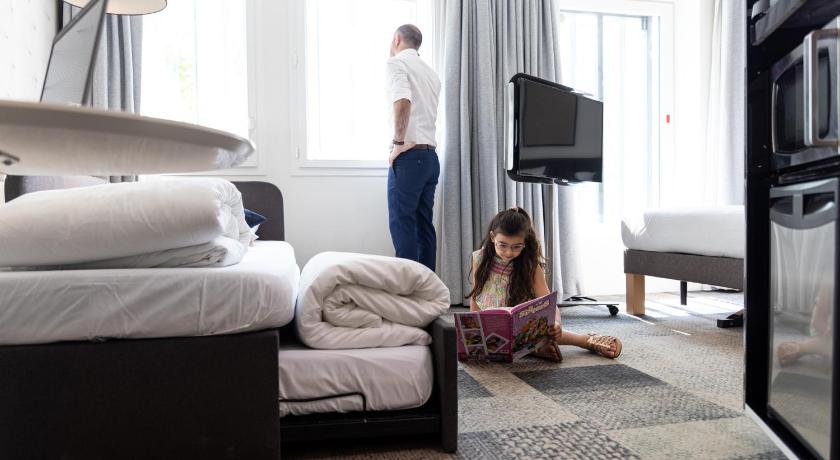Image of Superior Suite - queen-size bed with 1 sofa bed 12