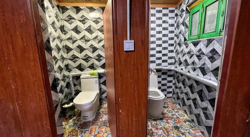 더친 / 디칭 Tavern Hostel仁和客栈 호텔 레스토랑