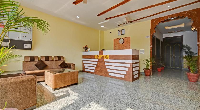 Capital O Hotel Maharana Palace photo