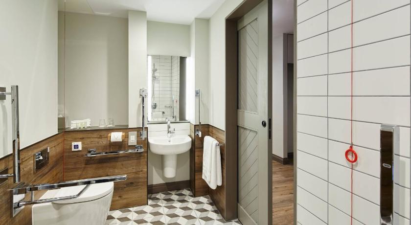 Residence Inn London Tower Bridge photo