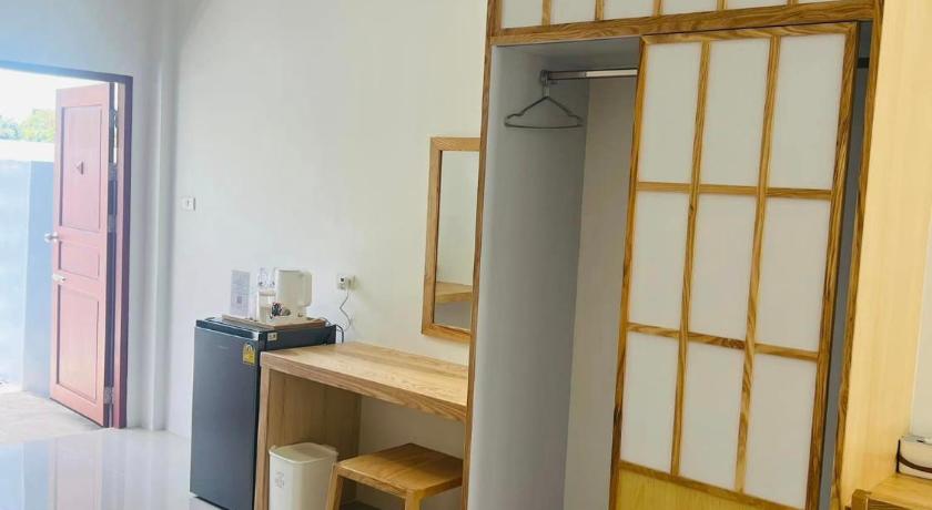 촌부리 สราญรัตน์รีสอร์ท 3つ星 ホテル スイート