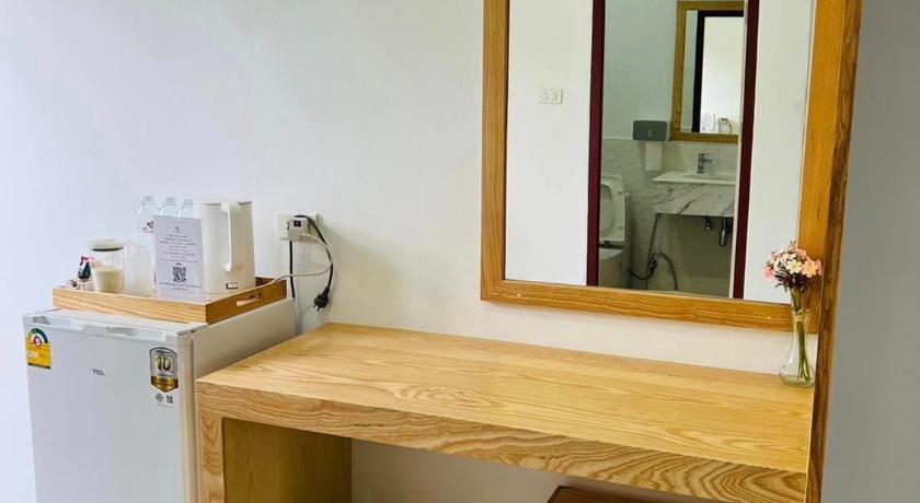 촌부리 สราญรัตน์รีสอร์ท 3つ星 ホテル スイート