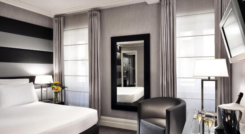 로마 호텔 만치노 12 (Hotel Mancino 12) 4성급 호텔 스위트룸