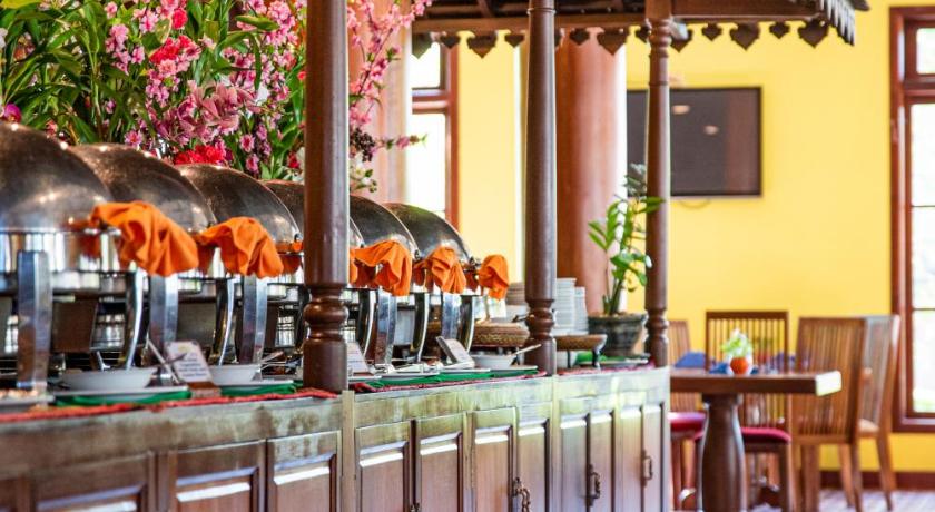 Royal Crown Hotel & Spa - image 14