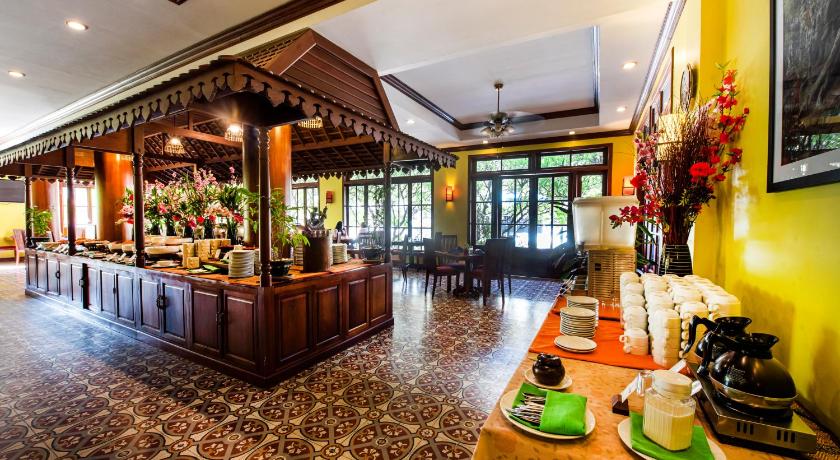 Royal Crown Hotel & Spa - image 13