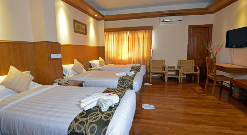 Image of Deluxe Triple Room 0