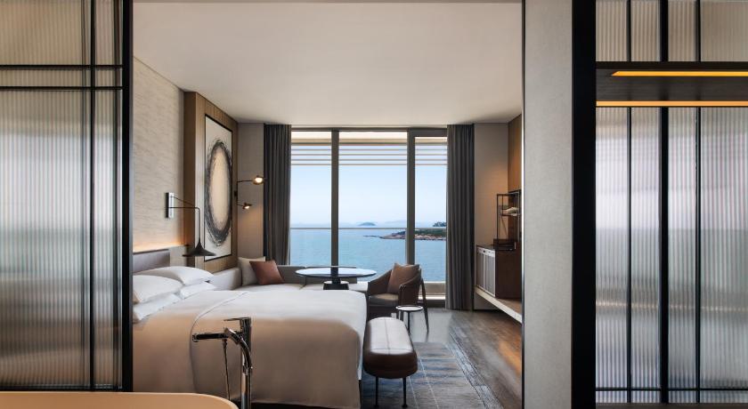 Image of Guest room, 1 King, Ocean View, Balcony 0