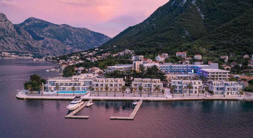 Hyatt Regency Kotor Bay Resort — Hotel in Kotor