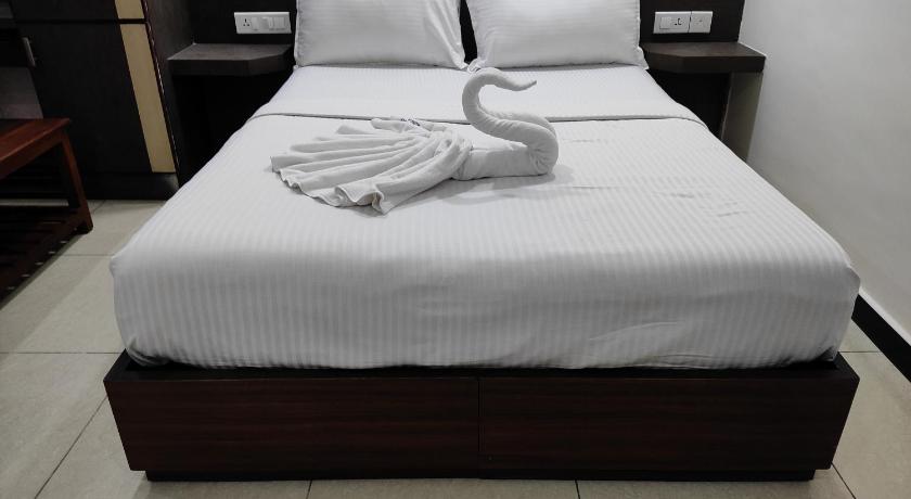 OYO 8588 Rainbow Inn photo