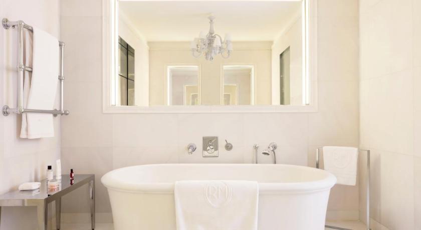 Image of Raffles Presidential Suite 2