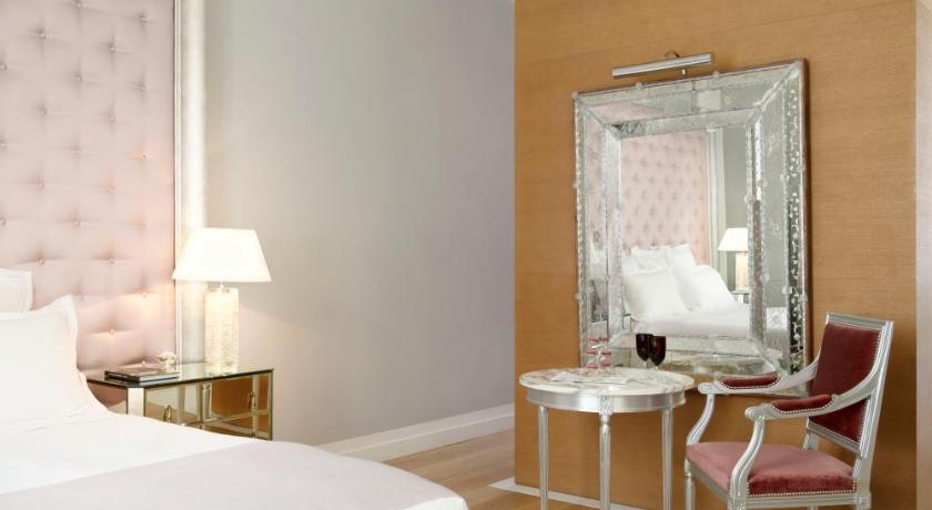 Image of Raffles Presidential Suite 11