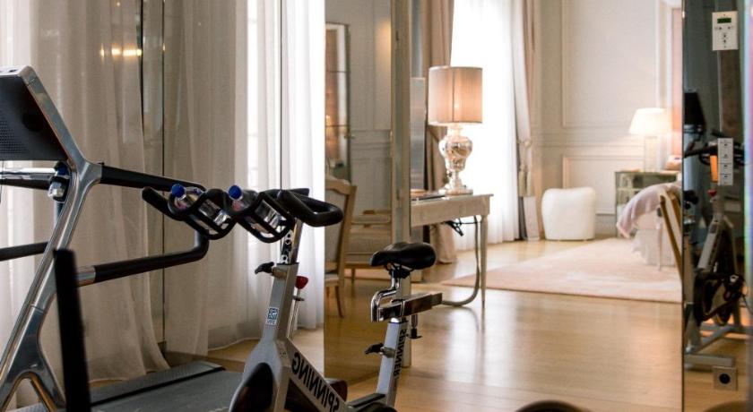 Image of Raffles Presidential Suite 12