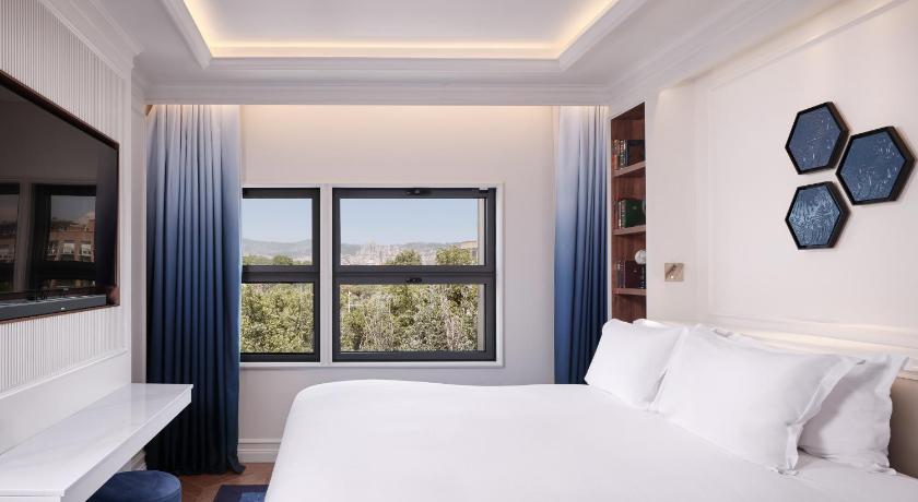 Prestige Suite with City View fotója 6