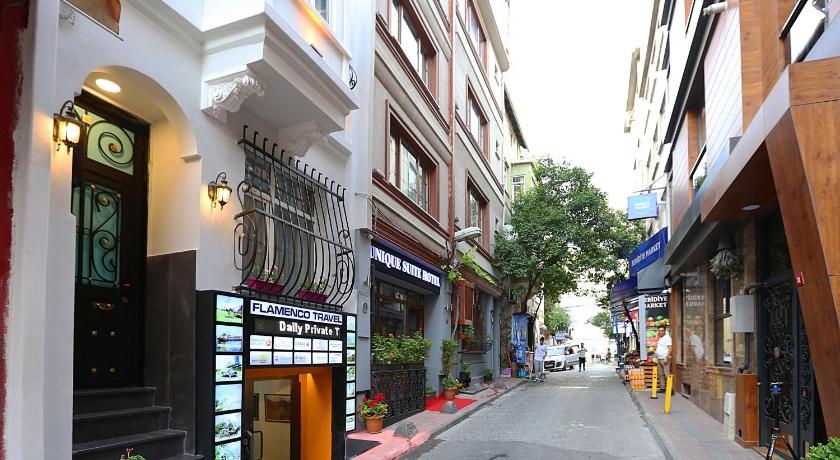 Unique Suite Hotel - image 12