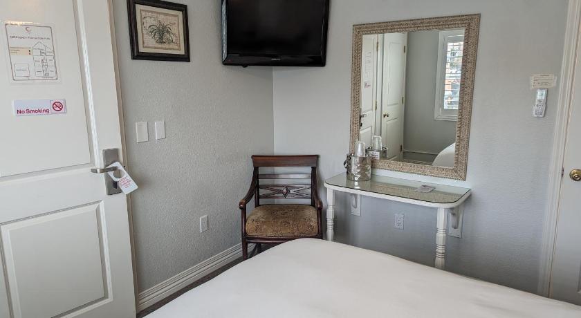 Capitola Hotel photo